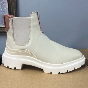 BRAND NEW waterproof boots